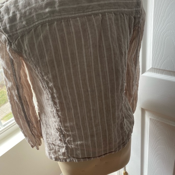 Linen jacket with unfinished edges - Picture 5 of 6